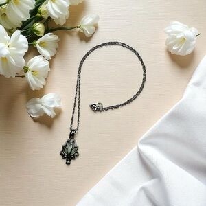 New Glow-in-the-Dark Lotus Pendant Necklace w/Removable Bead